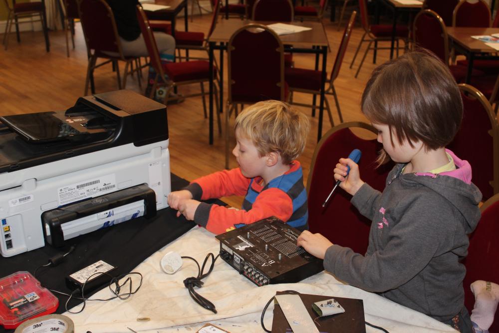 Unmaking Club at the Makery