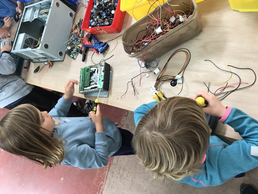 Fixit Club at Makery 5