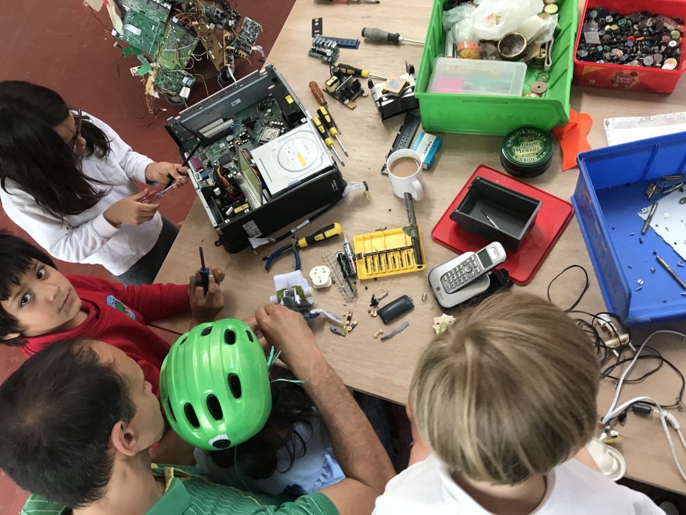 Fixit Club at Makery 9